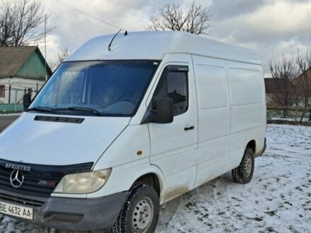 Белый Мерседес Sprinter, объемом двигателя 2.2 л и пробегом 499 тыс. км за 5700 $, фото 1 на Automoto.ua