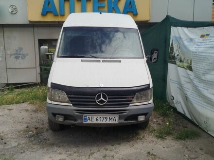 Білий Мерседес Sprinter, об'ємом двигуна 2.1 л та пробігом 300 тис. км за 4500 $, фото 1 на Automoto.ua