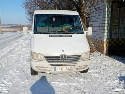 Белый Мерседес Sprinter, объемом двигателя 2.2 л и пробегом 250 тыс. км за 5500 $, фото 1 на Automoto.ua