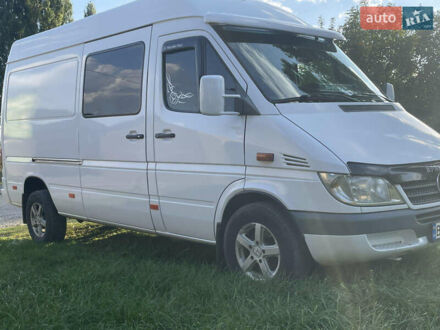 Белый Мерседес Sprinter, объемом двигателя 2.15 л и пробегом 559 тыс. км за 8200 $, фото 1 на Automoto.ua