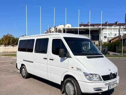 Белый Мерседес Sprinter, объемом двигателя 2.15 л и пробегом 557 тыс. км за 7500 $, фото 1 на Automoto.ua