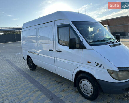 Белый Мерседес Sprinter, объемом двигателя 2.2 л и пробегом 485 тыс. км за 9100 $, фото 1 на Automoto.ua