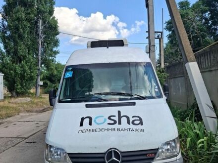 Белый Мерседес Sprinter, объемом двигателя 2.2 л и пробегом 525 тыс. км за 2500 $, фото 1 на Automoto.ua