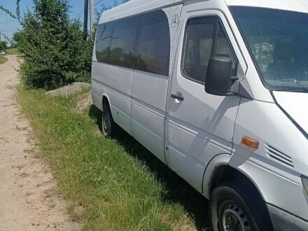 Белый Мерседес Sprinter, объемом двигателя 2.15 л и пробегом 500 тыс. км за 6100 $, фото 1 на Automoto.ua