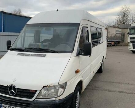 Белый Мерседес Sprinter, объемом двигателя 2.69 л и пробегом 645 тыс. км за 6700 $, фото 1 на Automoto.ua