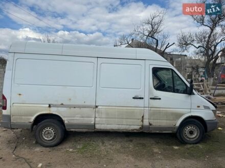 Белый Мерседес Sprinter, объемом двигателя 2.2 л и пробегом 780 тыс. км за 3999 $, фото 1 на Automoto.ua