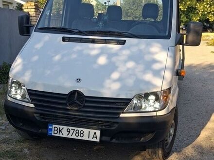 Белый Мерседес Sprinter, объемом двигателя 2.3 л и пробегом 682 тыс. км за 13500 $, фото 1 на Automoto.ua
