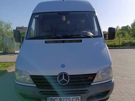 Мерседес Sprinter 2001 в Дрогобыче на Automoto.ua Белый Мерседес Sprinter, объемом двигателя 2.2 л и пробегом 470 тыс. км за 9800 $, фото 1 на Automoto.ua