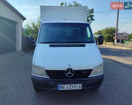 Белый Мерседес Sprinter, объемом двигателя 2.69 л и пробегом 721 тыс. км за 10900 $, фото 1 на Automoto.ua