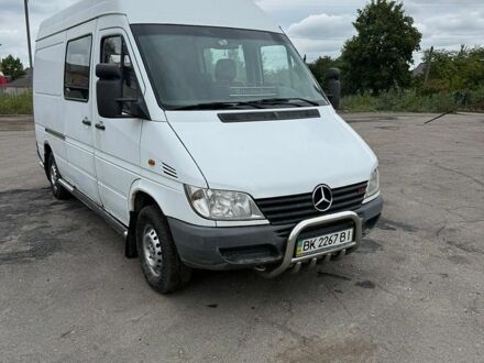 Белый Мерседес Sprinter, объемом двигателя 2.15 л и пробегом 420 тыс. км за 5400 $, фото 1 на Automoto.ua