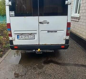 Білий Мерседес Sprinter, об'ємом двигуна 2.15 л та пробігом 200 тис. км за 5000 $, фото 1 на Automoto.ua