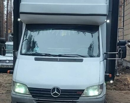 Белый Мерседес Sprinter, объемом двигателя 2.7 л и пробегом 600 тыс. км за 15000 $, фото 1 на Automoto.ua