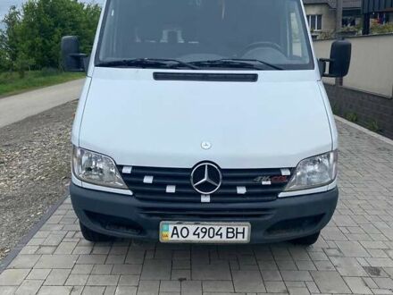 Белый Мерседес Sprinter, объемом двигателя 2.69 л и пробегом 355 тыс. км за 13500 $, фото 1 на Automoto.ua