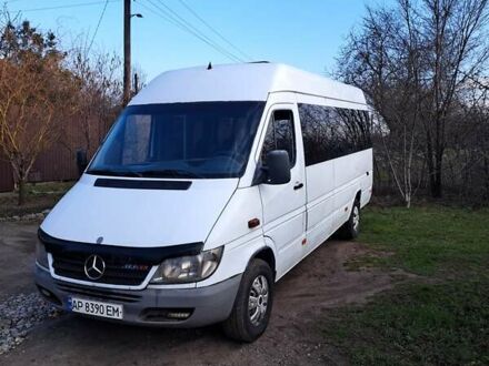 Белый Мерседес Sprinter, объемом двигателя 2.15 л и пробегом 100 тыс. км за 6000 $, фото 1 на Automoto.ua