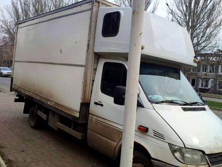 Белый Мерседес Sprinter, объемом двигателя 2.7 л и пробегом 350 тыс. км за 8000 $, фото 1 на Automoto.ua