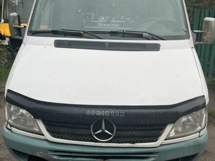 Белый Мерседес Sprinter, объемом двигателя 2.1 л и пробегом 380 тыс. км за 4500 $, фото 1 на Automoto.ua