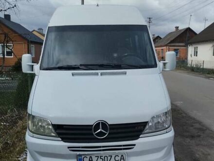 Мерседес Sprinter 2001 у Рівному на Automoto.ua Білий Мерседес Sprinter, об'ємом двигуна 2.2 л та пробігом 600 тис. км за 8000 $, фото 1 на Automoto.ua