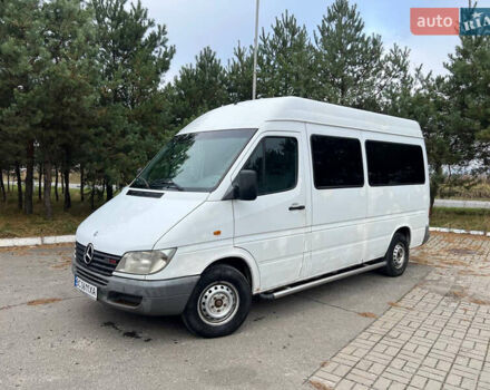 Белый Мерседес Sprinter, объемом двигателя 2.15 л и пробегом 370 тыс. км за 5900 $, фото 1 на Automoto.ua