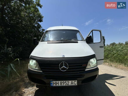 Белый Мерседес Sprinter, объемом двигателя 2.2 л и пробегом 685 тыс. км за 4800 $, фото 1 на Automoto.ua