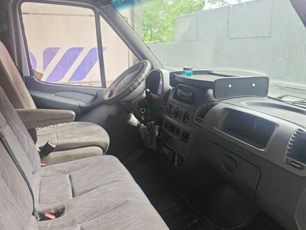 Белый Мерседес Sprinter, объемом двигателя 2.15 л и пробегом 642 тыс. км за 6500 $, фото 1 на Automoto.ua