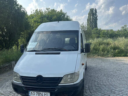 Мерседес Sprinter 2001 в Ужгороде на Automoto.ua Белый Мерседес Sprinter, объемом двигателя 2.15 л и пробегом 420 тыс. км за 6600 $, фото 1 на Automoto.ua