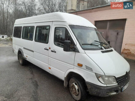 Белый Мерседес Sprinter, объемом двигателя 2.3 л и пробегом 500 тыс. км за 10000 $, фото 1 на Automoto.ua