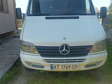 Белый Мерседес Sprinter, объемом двигателя 2.1 л и пробегом 670 тыс. км за 8485 $, фото 1 на Automoto.ua