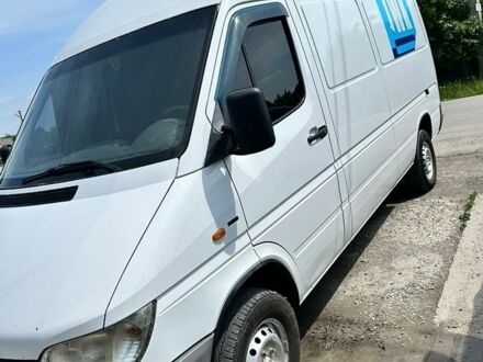 Белый Мерседес Sprinter, объемом двигателя 2.15 л и пробегом 389 тыс. км за 7200 $, фото 1 на Automoto.ua