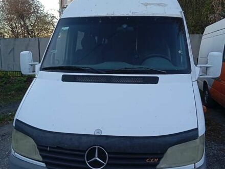 Мерседес Sprinter 2001 у Кам'янське (Дніпродзержинськ) на Automoto.ua Білий Мерседес Sprinter, об'ємом двигуна 2.15 л та пробігом 5 тис. км за 5000 $, фото 1 на Automoto.ua