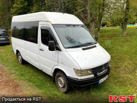 Белый Мерседес Sprinter, объемом двигателя 2.9 л и пробегом 340 тыс. км за 3850 $, фото 1 на Automoto.ua
