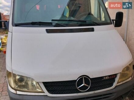 Белый Мерседес Sprinter, объемом двигателя 2.69 л и пробегом 637 тыс. км за 7500 $, фото 1 на Automoto.ua