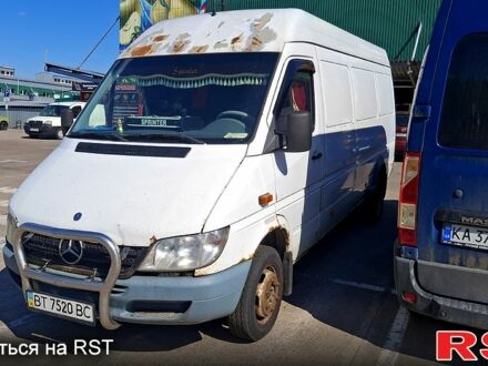 Белый Мерседес Sprinter, объемом двигателя 2.1 л и пробегом 500 тыс. км за 11000 $, фото 1 на Automoto.ua
