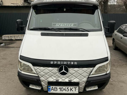 Белый Мерседес Sprinter, объемом двигателя 2.2 л и пробегом 500 тыс. км за 12000 $, фото 1 на Automoto.ua