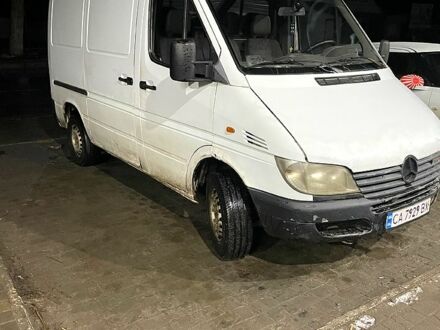 Білий Мерседес Sprinter, об'ємом двигуна 2.1 л та пробігом 370 тис. км за 3500 $, фото 1 на Automoto.ua