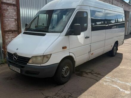 Белый Мерседес Sprinter, объемом двигателя 2.15 л и пробегом 300 тыс. км за 11800 $, фото 1 на Automoto.ua