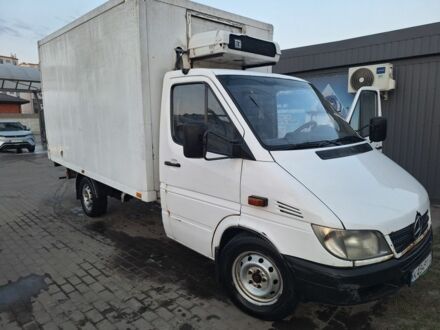 Белый Мерседес Sprinter, объемом двигателя 2 л и пробегом 385 тыс. км за 6500 $, фото 1 на Automoto.ua