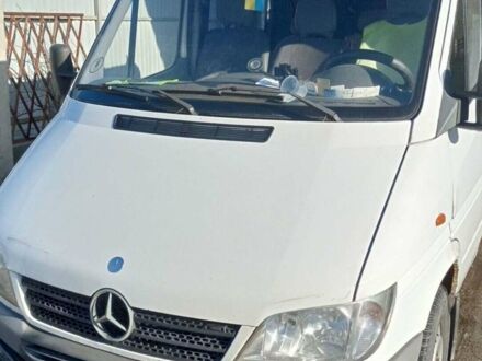Белый Мерседес Sprinter, объемом двигателя 2.1 л и пробегом 470 тыс. км за 5400 $, фото 1 на Automoto.ua