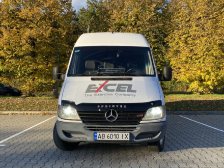 Белый Мерседес Sprinter, объемом двигателя 2.7 л и пробегом 309 тыс. км за 7700 $, фото 1 на Automoto.ua