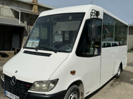 Белый Мерседес Sprinter, объемом двигателя 2.15 л и пробегом 650 тыс. км за 13999 $, фото 1 на Automoto.ua