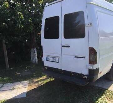 Белый Мерседес Sprinter, объемом двигателя 2.15 л и пробегом 450 тыс. км за 7500 $, фото 1 на Automoto.ua