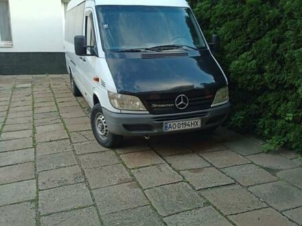 Белый Мерседес Sprinter, объемом двигателя 2.69 л и пробегом 820 тыс. км за 8500 $, фото 1 на Automoto.ua