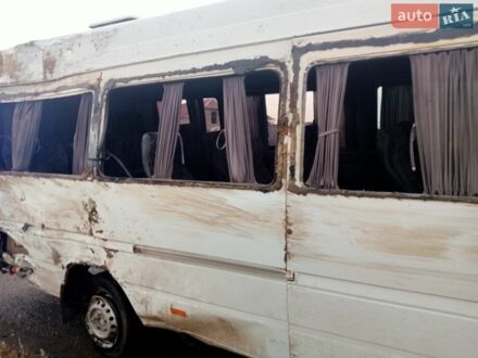 Білий Мерседес Sprinter, об'ємом двигуна 2.87 л та пробігом 800 тис. км за 4000 $, фото 1 на Automoto.ua