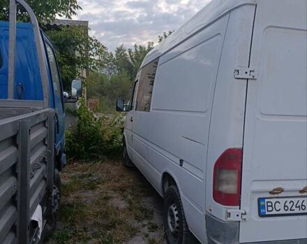 Белый Мерседес Sprinter, объемом двигателя 2.15 л и пробегом 560 тыс. км за 5000 $, фото 1 на Automoto.ua