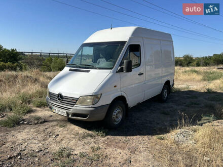 Белый Мерседес Sprinter, объемом двигателя 2.2 л и пробегом 762 тыс. км за 6990 $, фото 1 на Automoto.ua