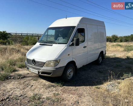 Белый Мерседес Sprinter, объемом двигателя 2.2 л и пробегом 762 тыс. км за 6990 $, фото 1 на Automoto.ua