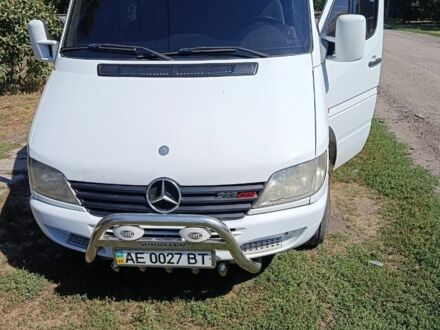 Белый Мерседес Sprinter, объемом двигателя 2.2 л и пробегом 500 тыс. км за 9008 $, фото 1 на Automoto.ua