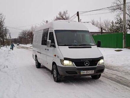 Мерседес Sprinter 2002 в Кременчуге на Automoto.ua Белый Мерседес Sprinter, объемом двигателя 2.1 л и пробегом 500 тыс. км за 6950 $, фото 1 на Automoto.ua