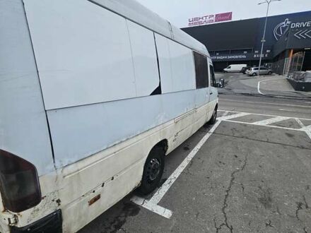 Білий Мерседес Sprinter, об'ємом двигуна 2.15 л та пробігом 202 тис. км за 4350 $, фото 1 на Automoto.ua