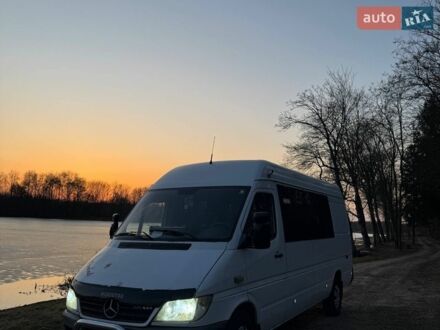 Белый Мерседес Sprinter, объемом двигателя 2.69 л и пробегом 825 тыс. км за 6750 $, фото 1 на Automoto.ua