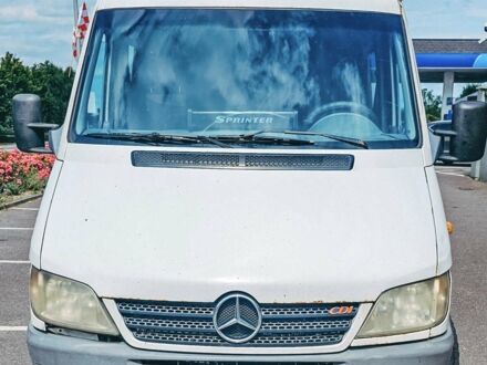 Белый Мерседес Sprinter, объемом двигателя 2.7 л и пробегом 400 тыс. км за 9650 $, фото 1 на Automoto.ua